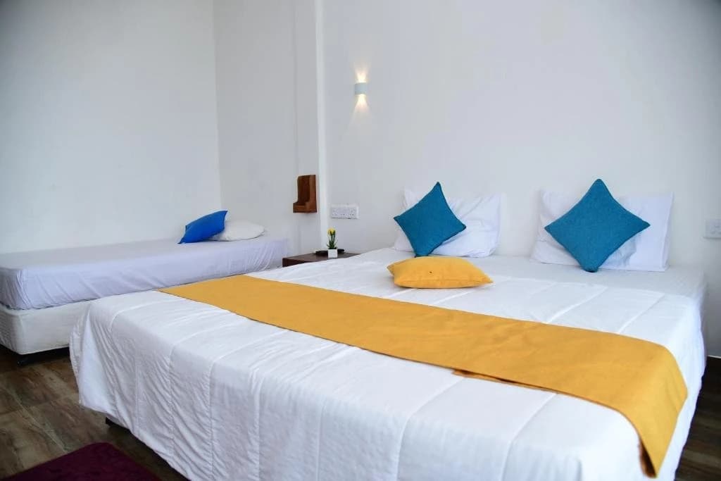 Deluxe Queen Room With Two Queen Beds - Image 1