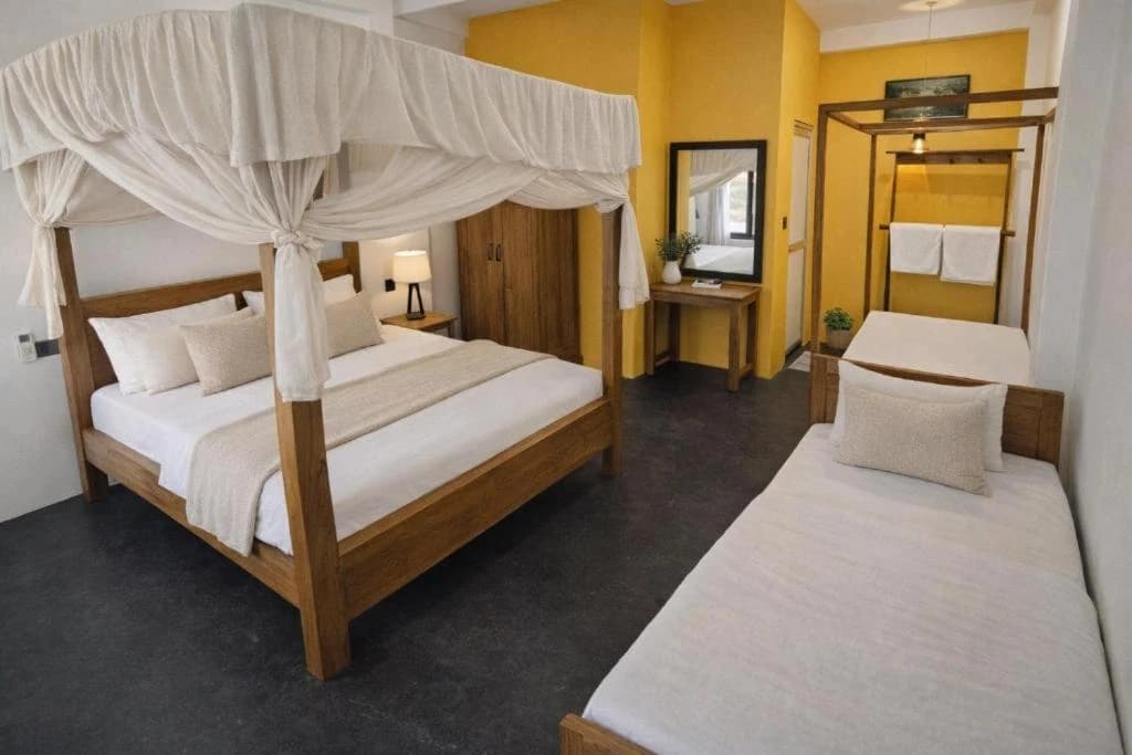 Deluxe Double Room with Balcony - Image 1